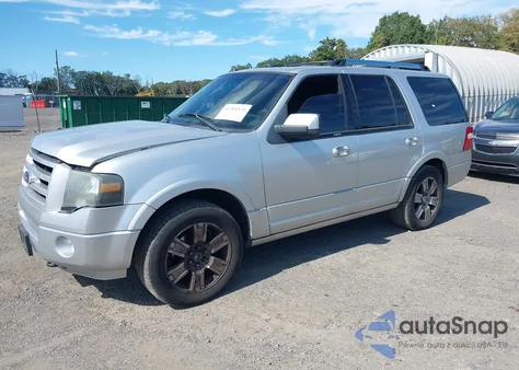 2010 Ford Expedition Limited z USA, uszkodzony, nr VIN 1FMJU2A57AEB55241